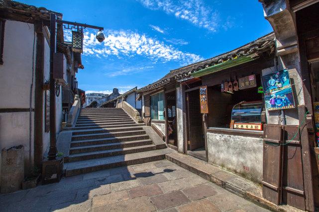 逃离违建房屋2